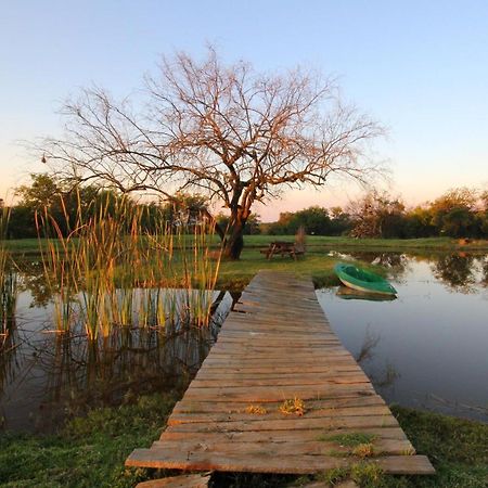 Karee & Wild Olive Guest Lodge Hekpoort Экстерьер фото