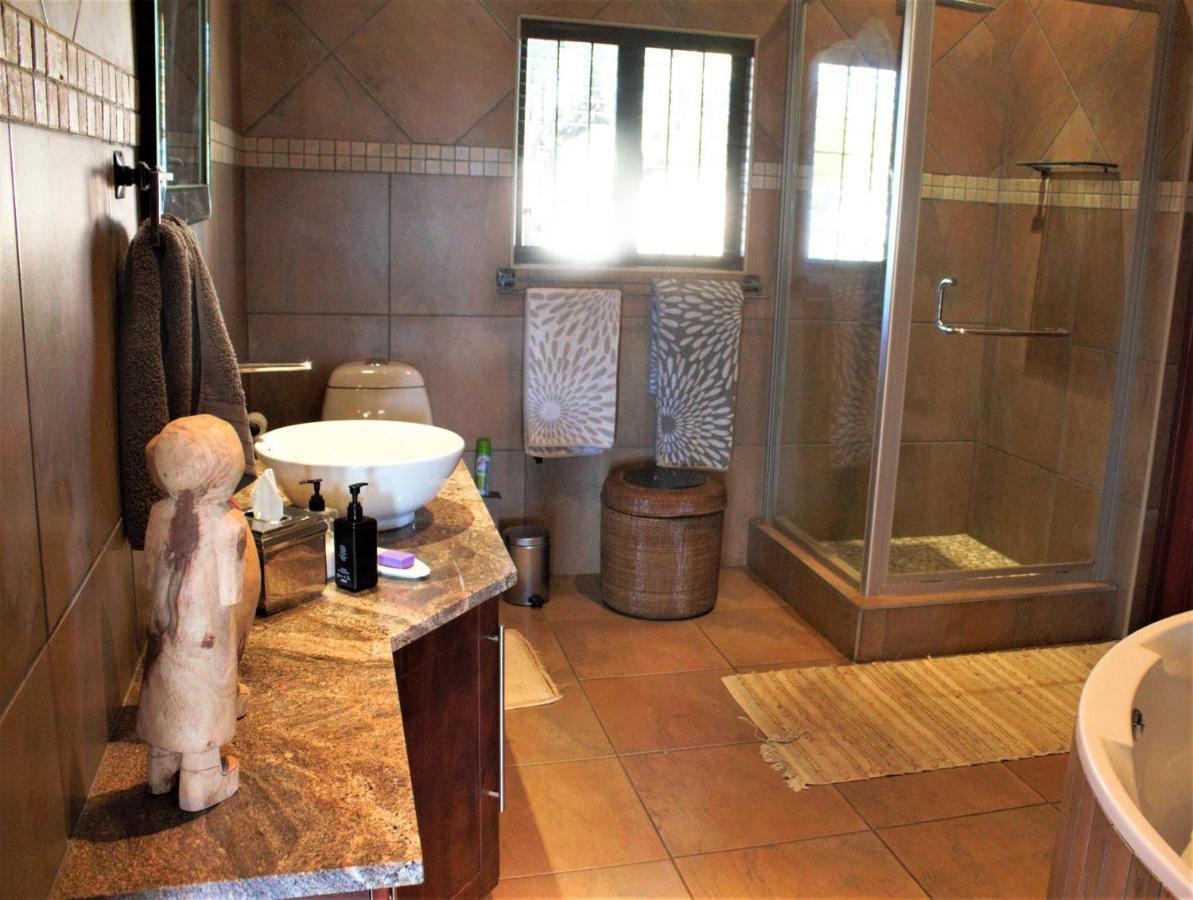 Karee & Wild Olive Guest Lodge Hekpoort Экстерьер фото